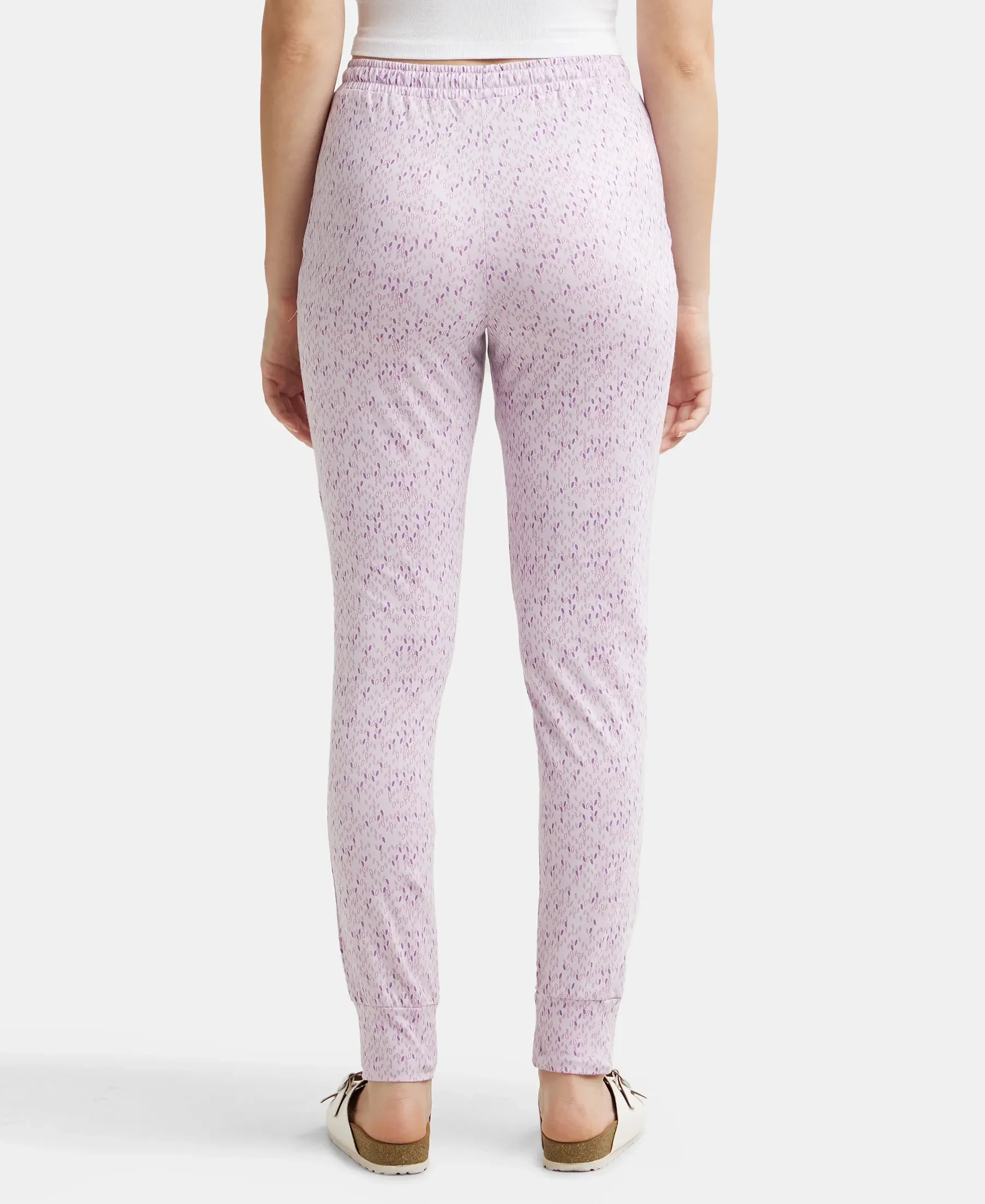 Super Combed Cotton Relaxed Fit Cuffed Hem Styled Printed Pyjama With Side Pockets - Pastel Lilac - Image 3