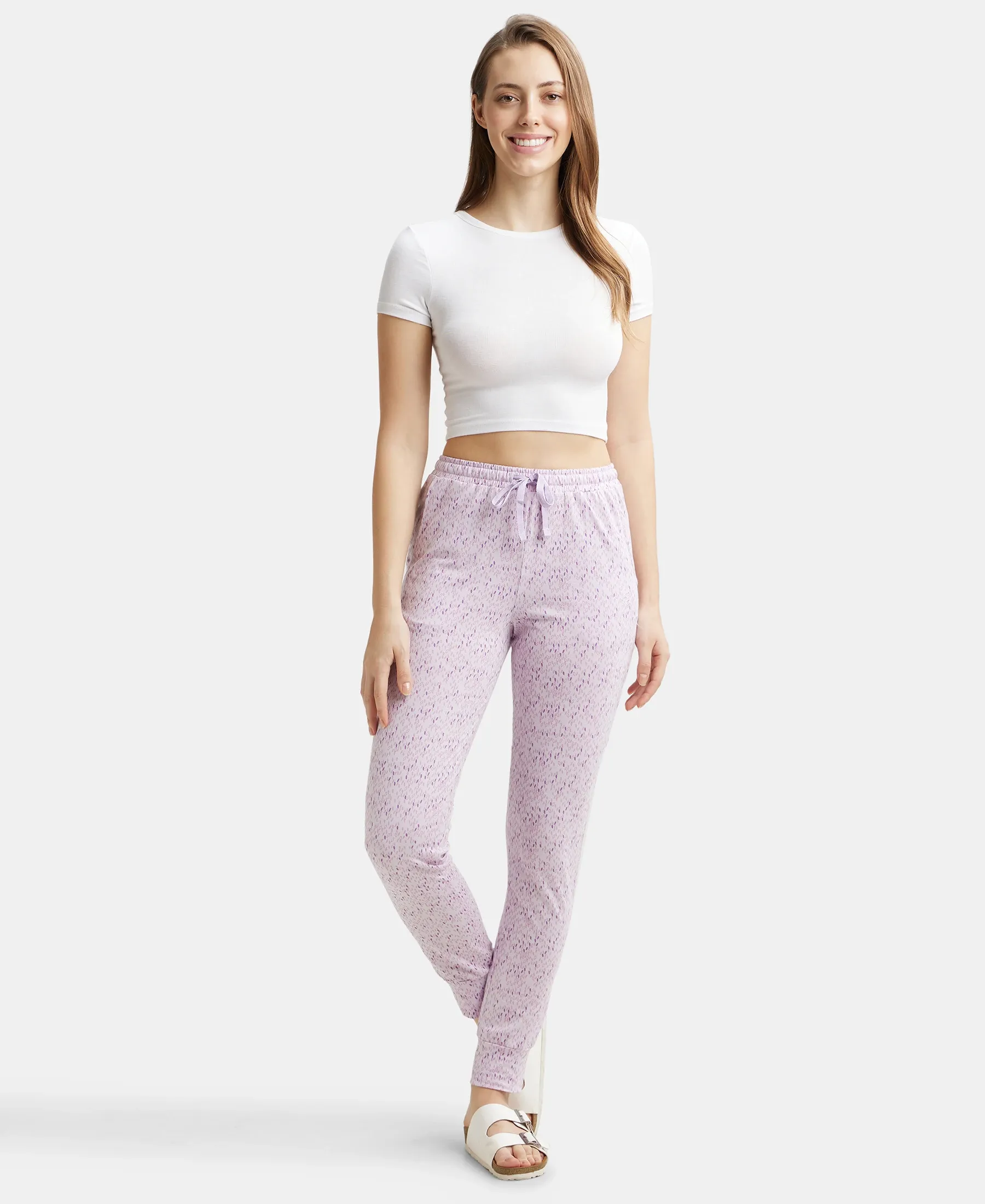 Super Combed Cotton Relaxed Fit Cuffed Hem Styled Printed Pyjama With Side Pockets - Pastel Lilac - Image 4
