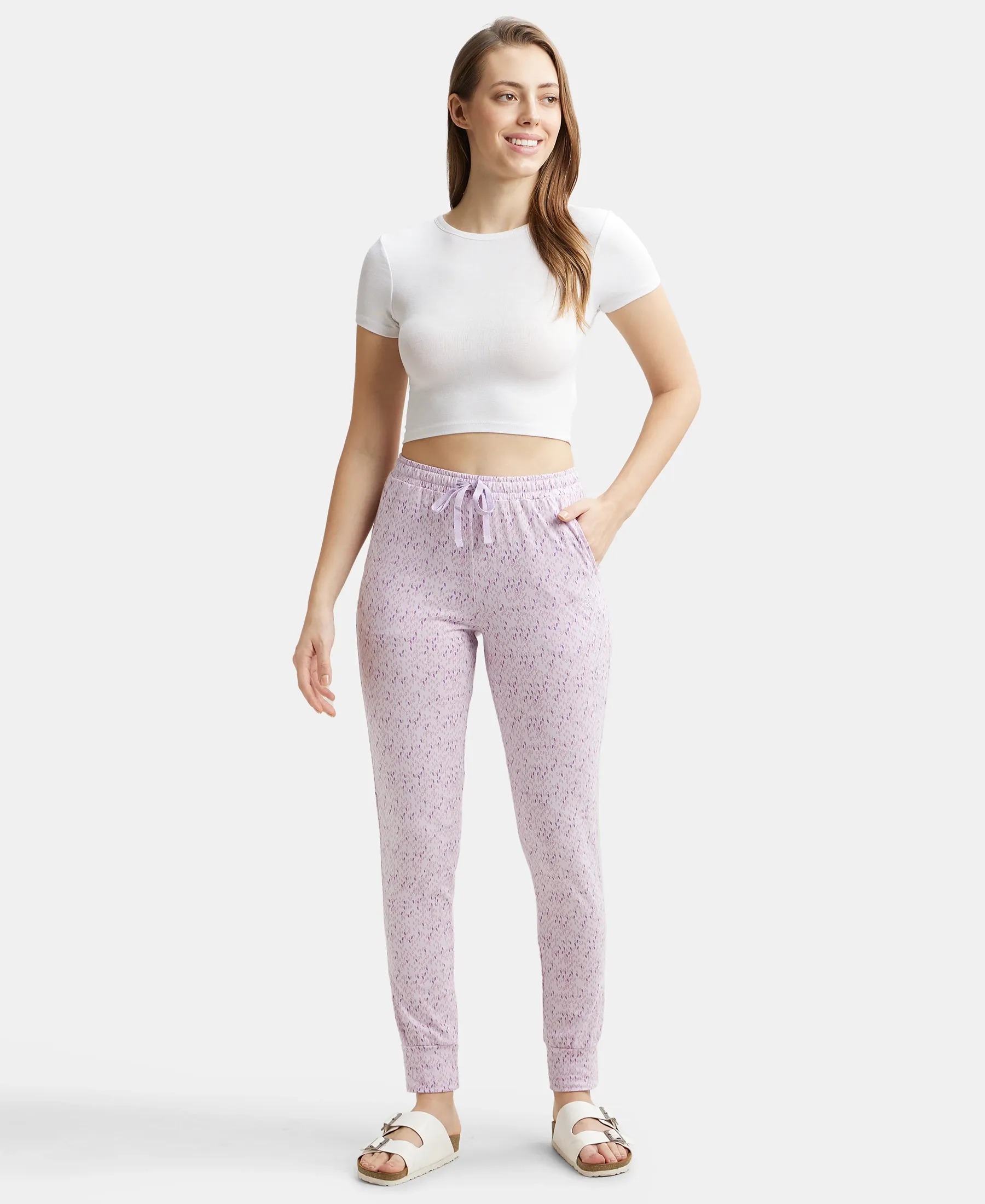 Super Combed Cotton Relaxed Fit Cuffed Hem Styled Printed Pyjama With Side Pockets - Pastel Lilac - Image 6