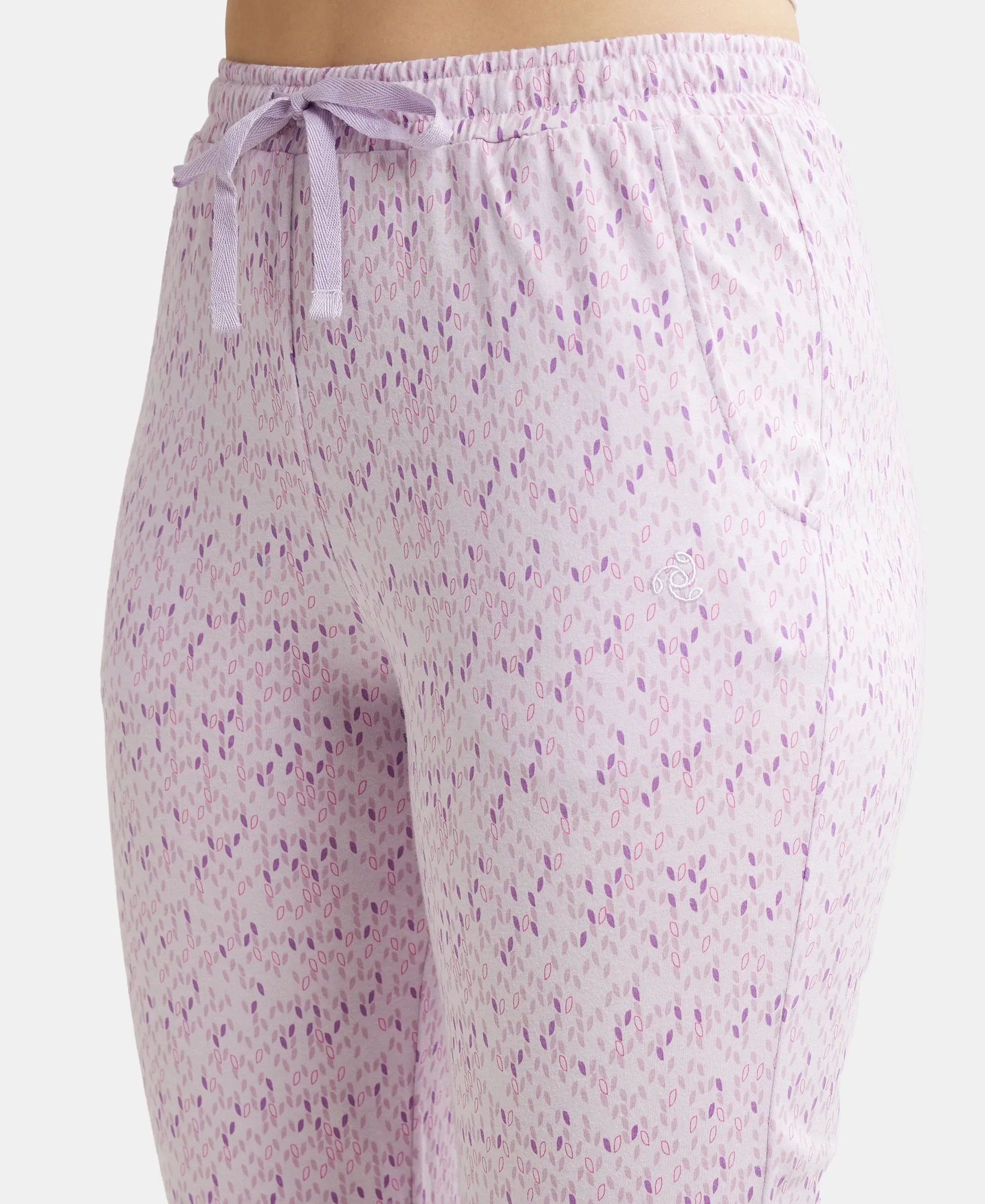 Super Combed Cotton Relaxed Fit Cuffed Hem Styled Printed Pyjama With Side Pockets - Pastel Lilac - Image 7