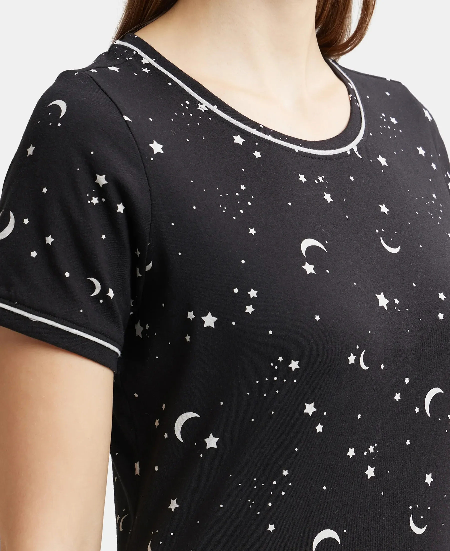 Super Combed Cotton Relaxed Fit Printed Round Neck Half Sleeve T-Shirt with Contrast Piping Design - Black - Image 7