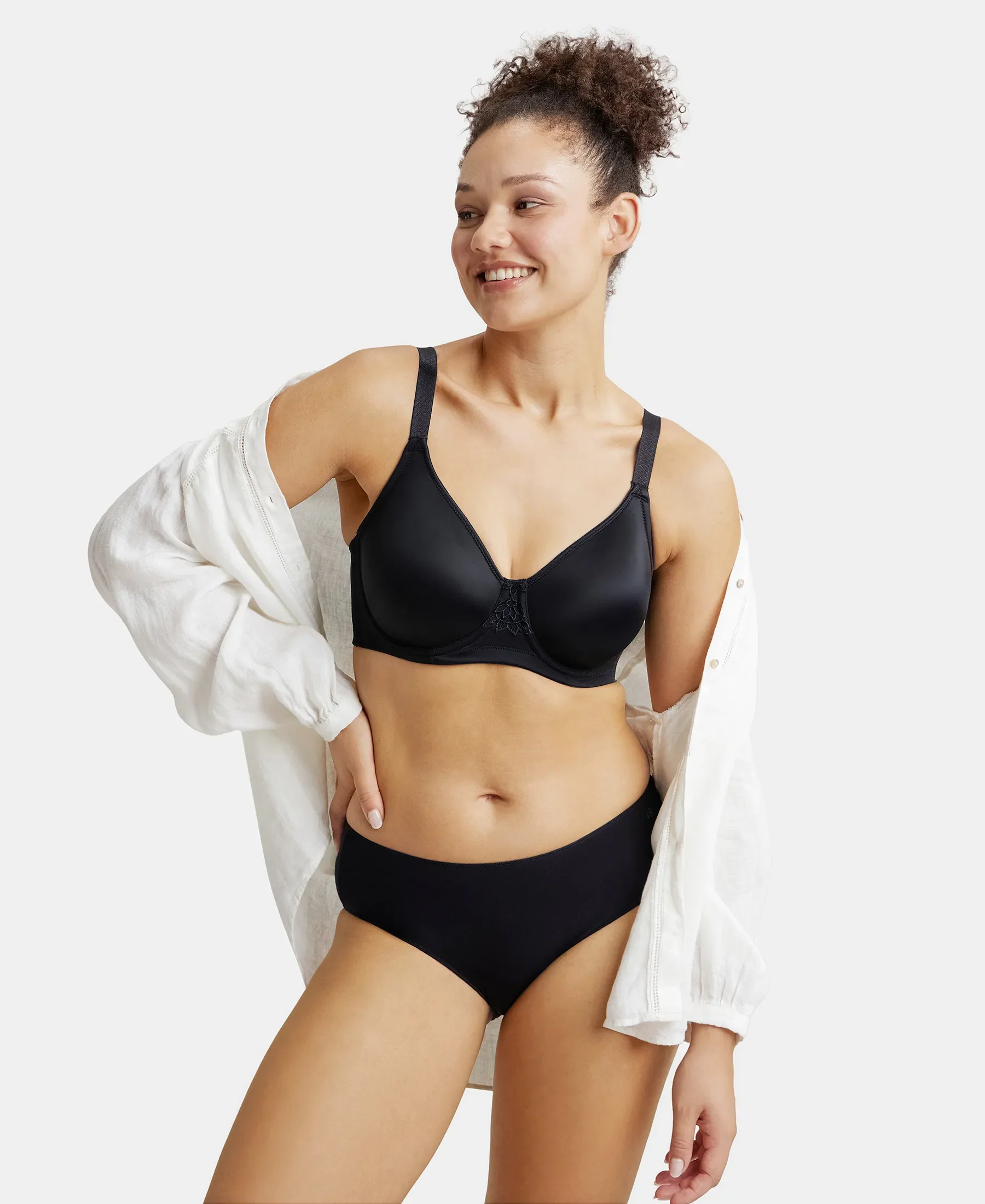 Under-Wired Non-Padded Soft Touch Microfiber Elastane Stretch Full Coverage Minimizer Bra with Broad Wings - Black - Image 5